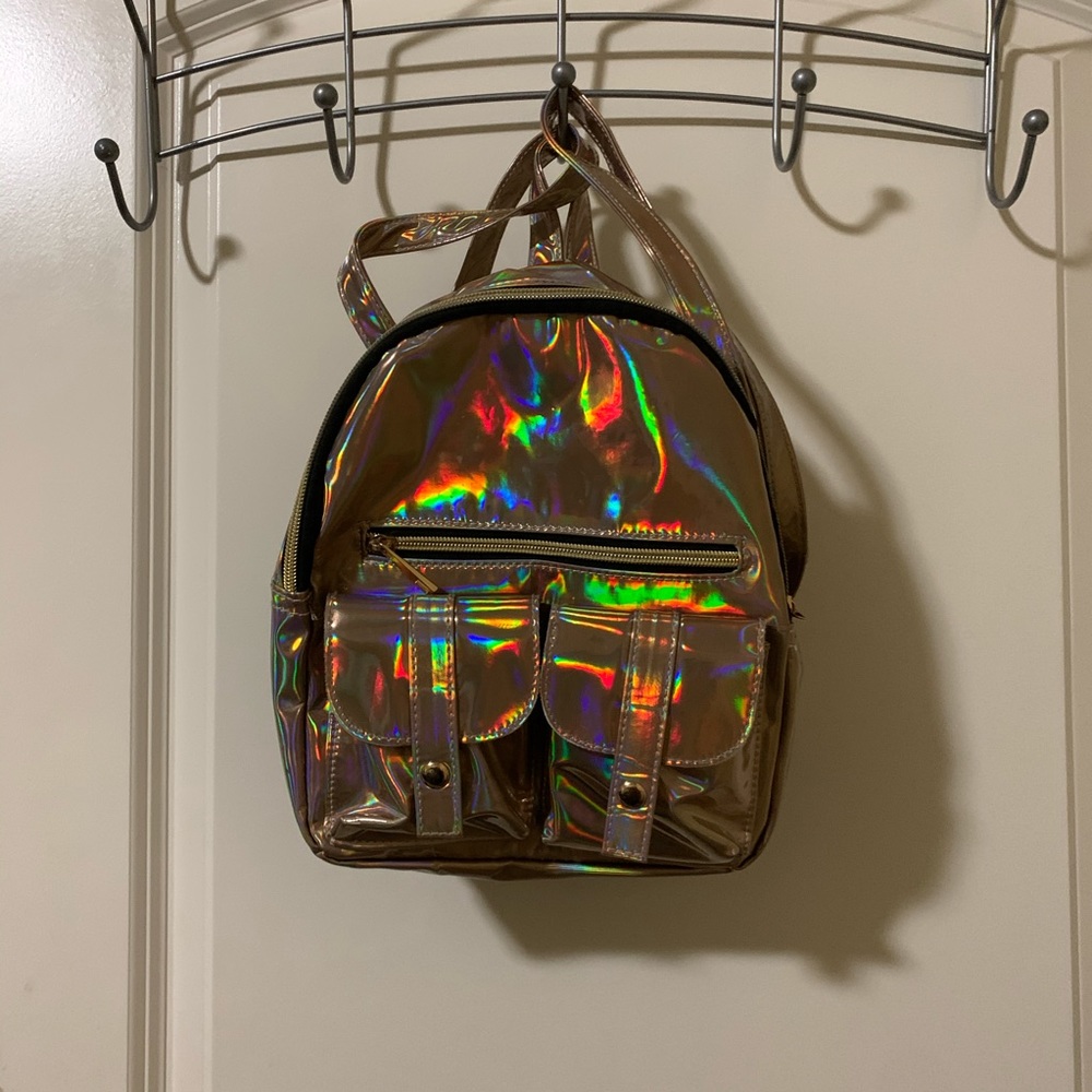 Holographic back pack